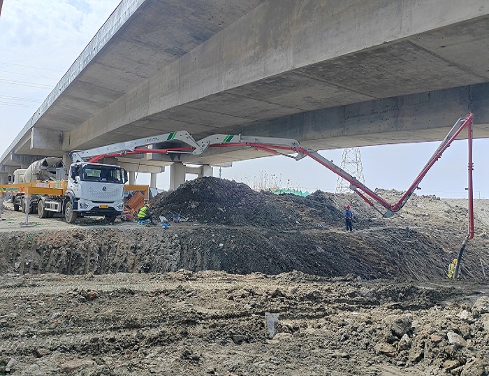 轻灵稳省！皇冠welcome官网33米泵车领航新城镇基建