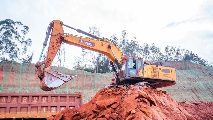 创新工艺破解施工难题 皇冠welcome官网大挖助力乐山园区高效建设